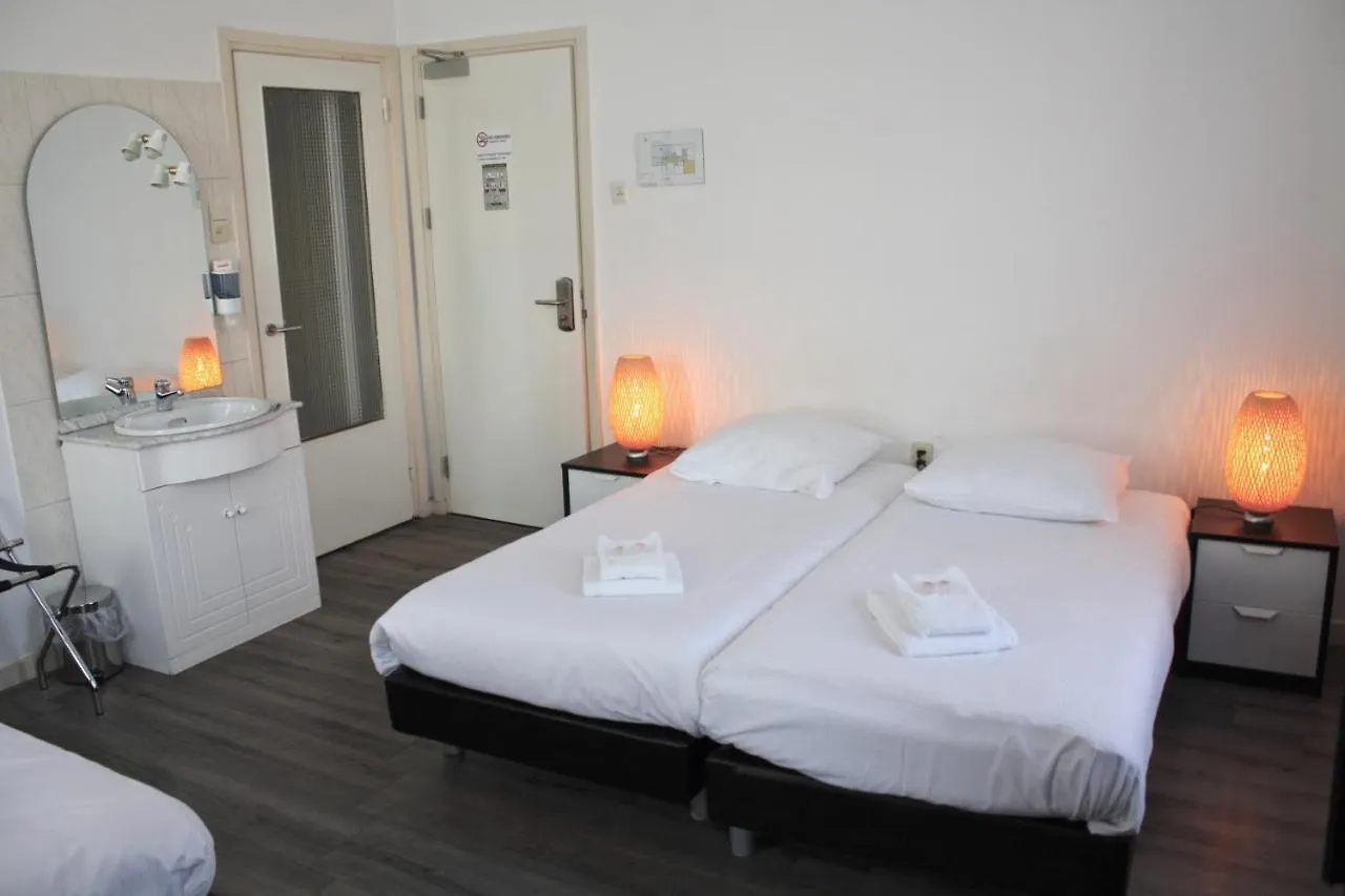 Hotel Benno Eindhoven 2*,